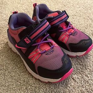 Stride Rite Toddler Sneaker 7.5 Wide